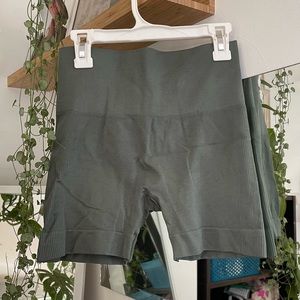 SET Active - Sculptflex Shorts - Pine Green